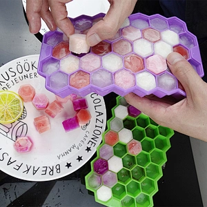 Hot Sale Silicone Honeycomb Ice Mold With Lid home gadget 37 Grids Ice Cube Box Household Ice Maker Trays For Whiskey Candy